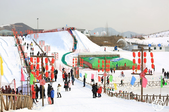 狼牙山冰雪季，俄羅斯美女賽場展風采